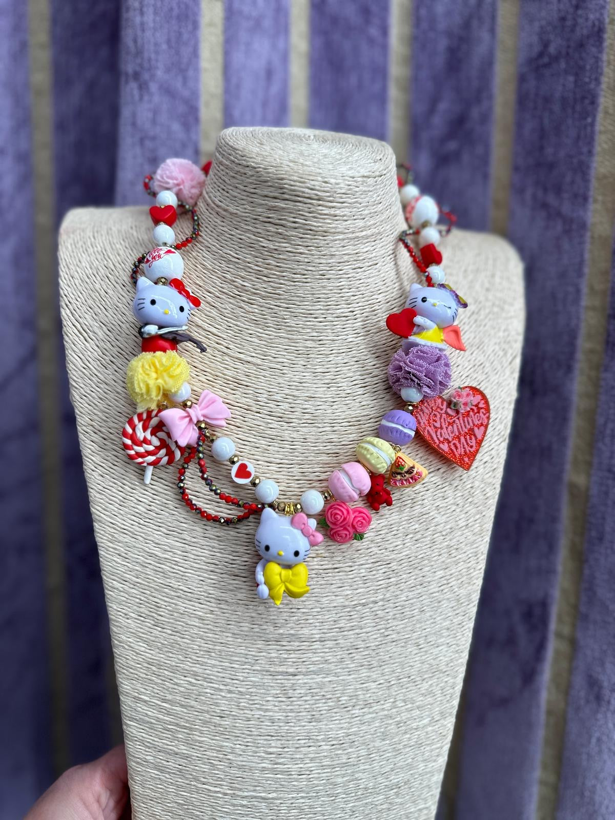 Collana Hello Kitty Love riproducibile su richiesta