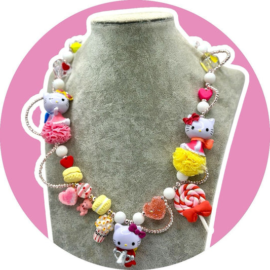 Collana HelloKitty “Dolci Tenazioni di Kitty” riproducibile su richiesta