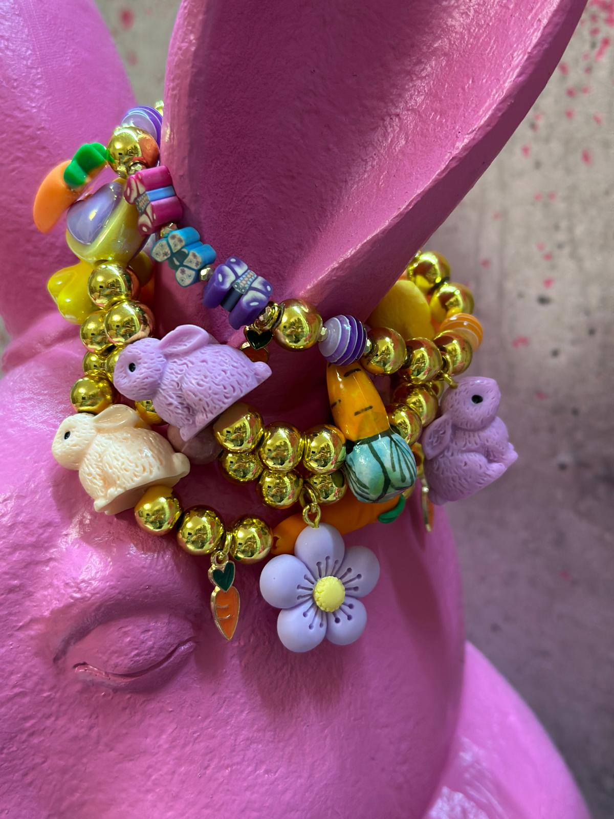 Bracciale Bunny Bloom Carote con conigli rosa e lilla