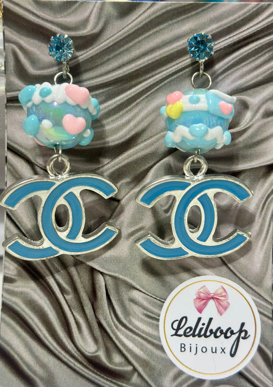 Orecchino celeste pastello